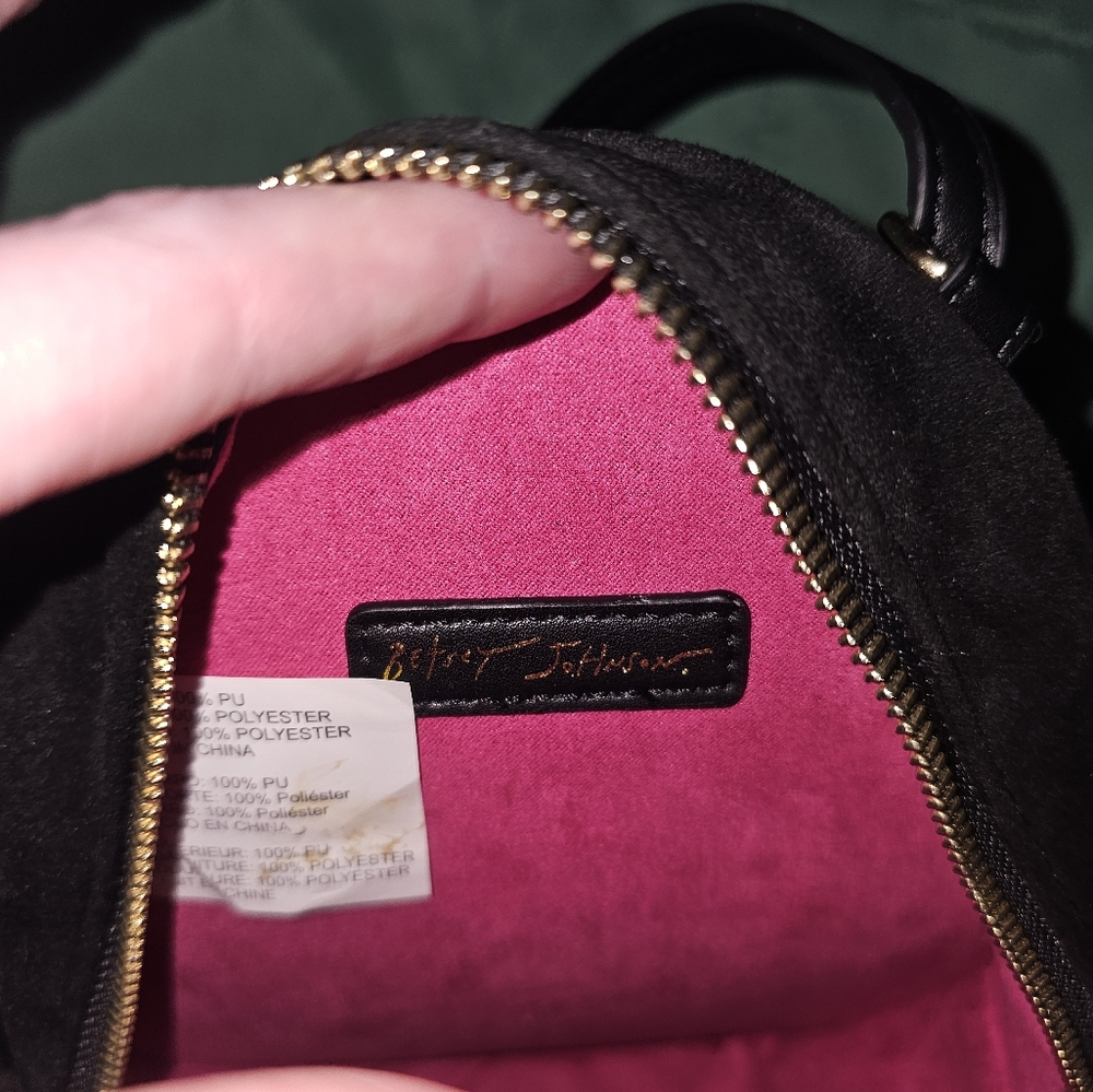 Betsey Johnson Bee Convertable Backpack / Crossbo… - image 4